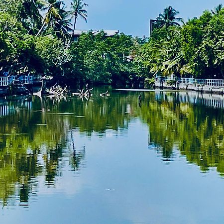 Lagoon Boutique Hotel Kanattegoda Buitenkant foto