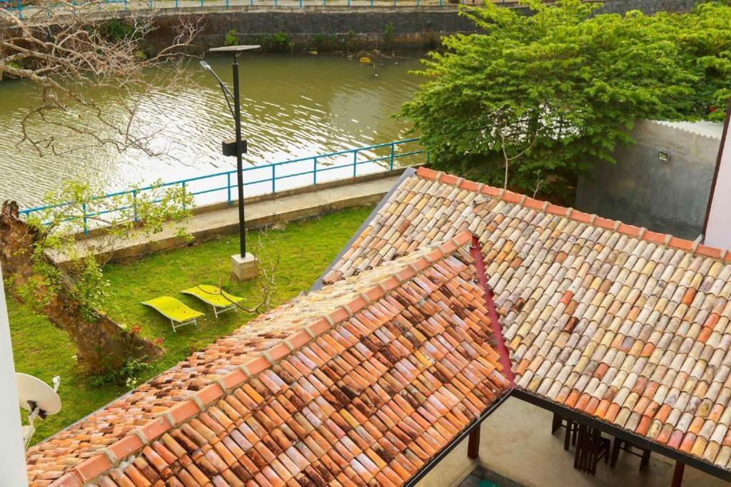 Lagoon Boutique Hotel Kanattegoda Buitenkant foto
