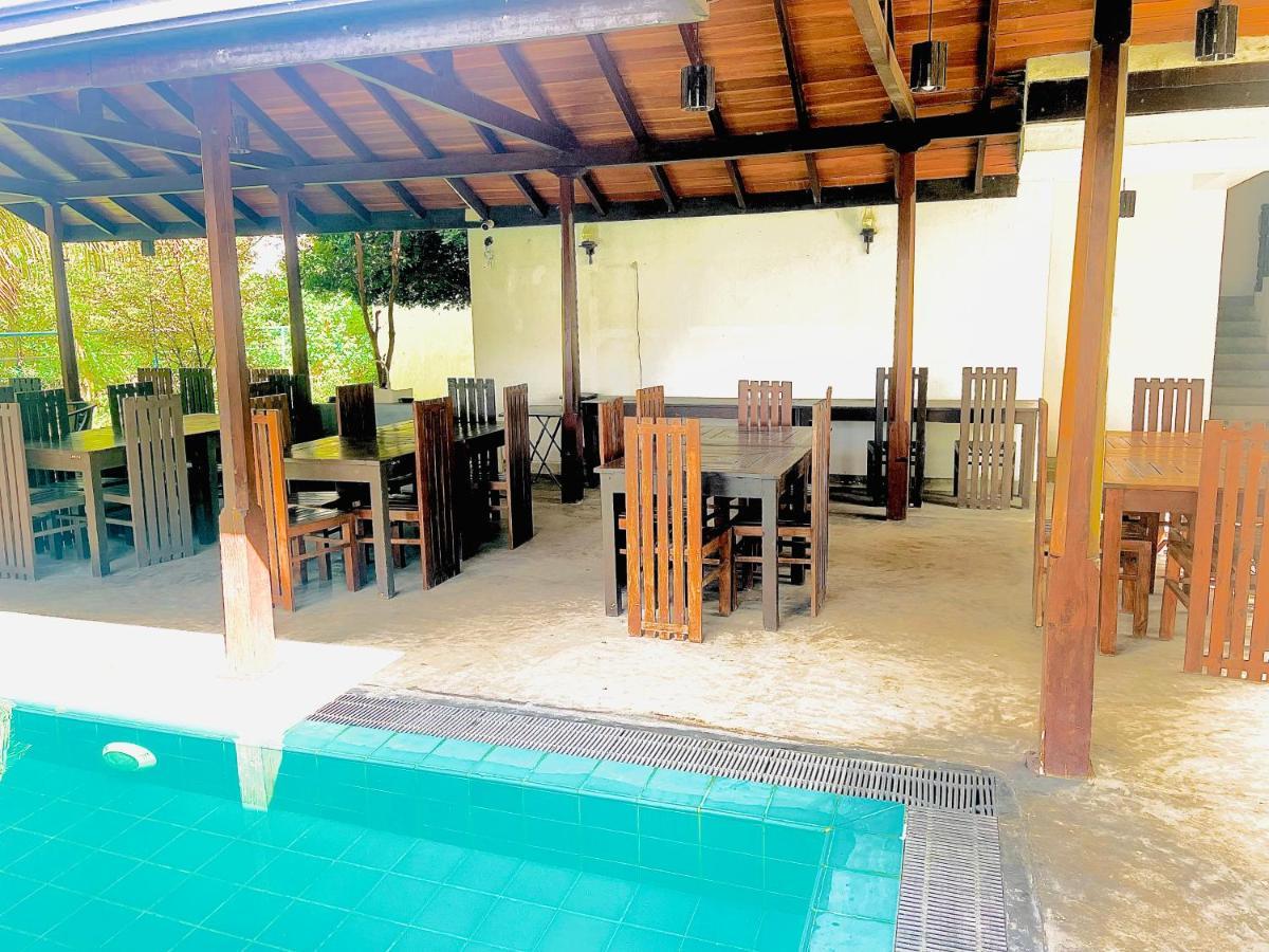 Lagoon Boutique Hotel Kanattegoda Buitenkant foto