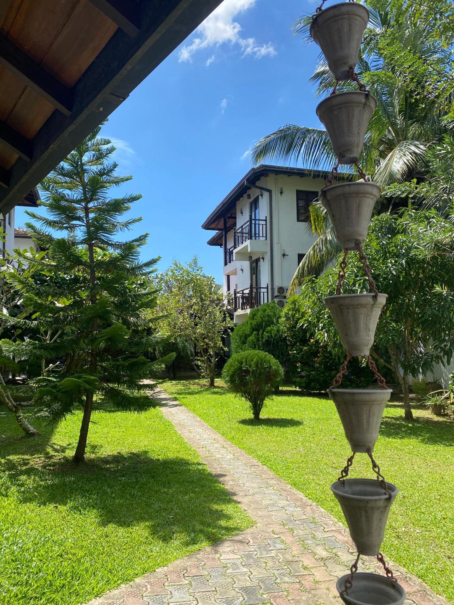 Lagoon Boutique Hotel Kanattegoda Buitenkant foto