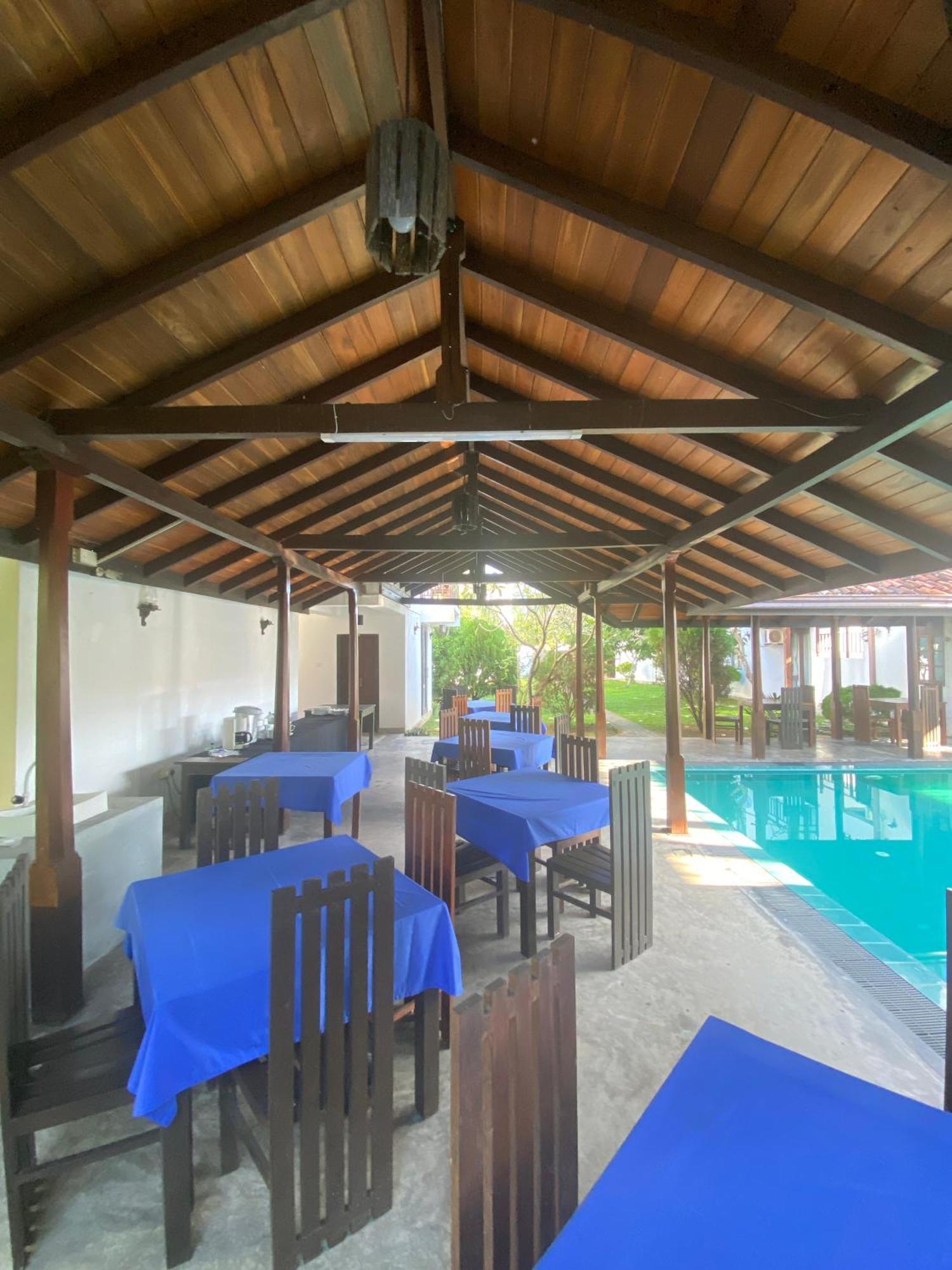 Lagoon Boutique Hotel Kanattegoda Buitenkant foto