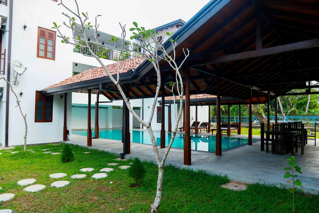 Lagoon Boutique Hotel Kanattegoda Buitenkant foto