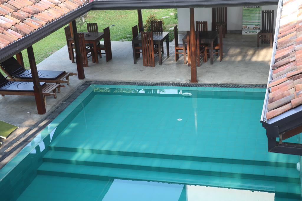 Lagoon Boutique Hotel Kanattegoda Buitenkant foto