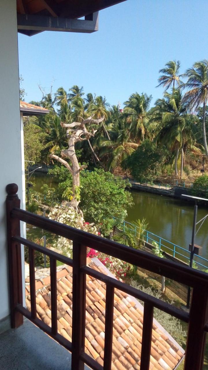 Lagoon Boutique Hotel Kanattegoda Buitenkant foto