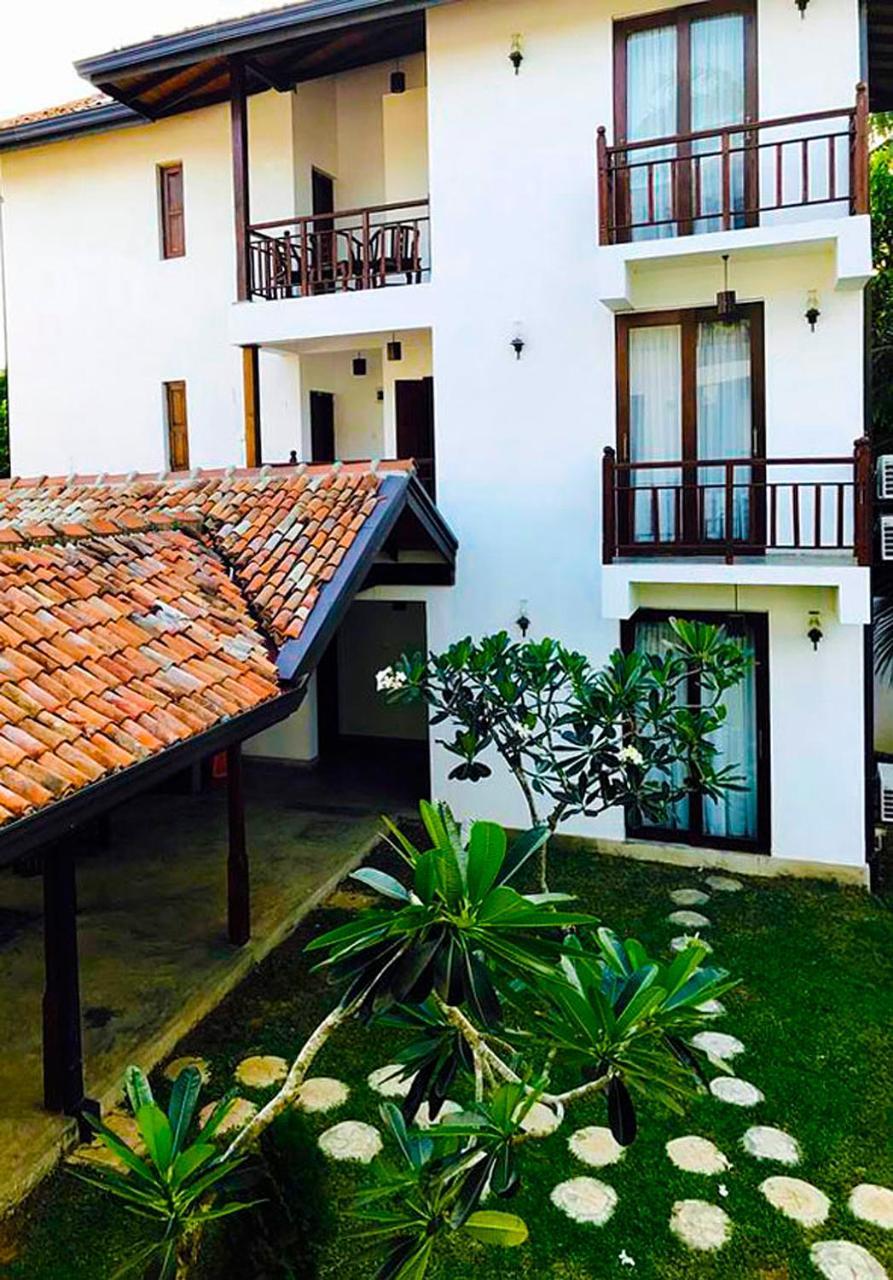 Lagoon Boutique Hotel Kanattegoda Buitenkant foto