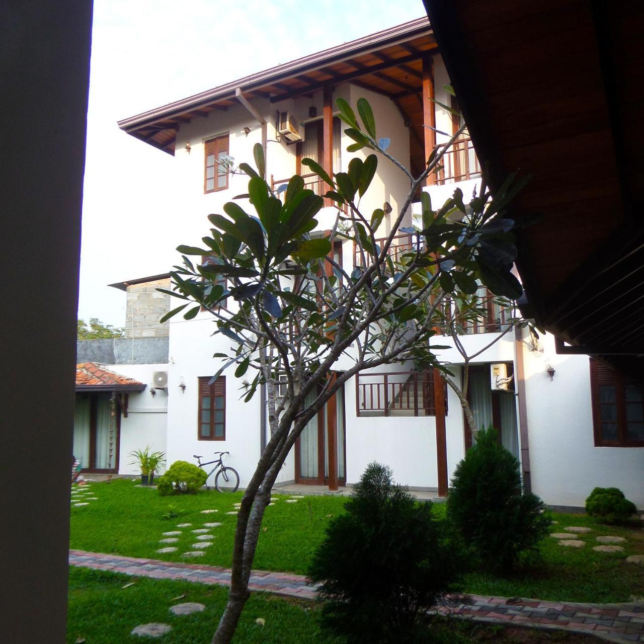 Lagoon Boutique Hotel Kanattegoda Buitenkant foto