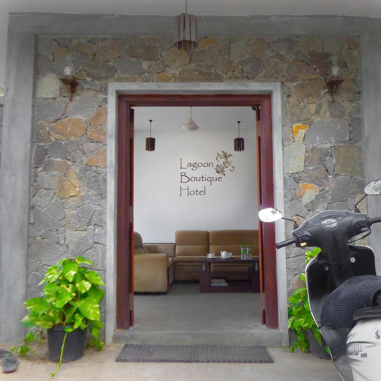 Lagoon Boutique Hotel Kanattegoda Buitenkant foto