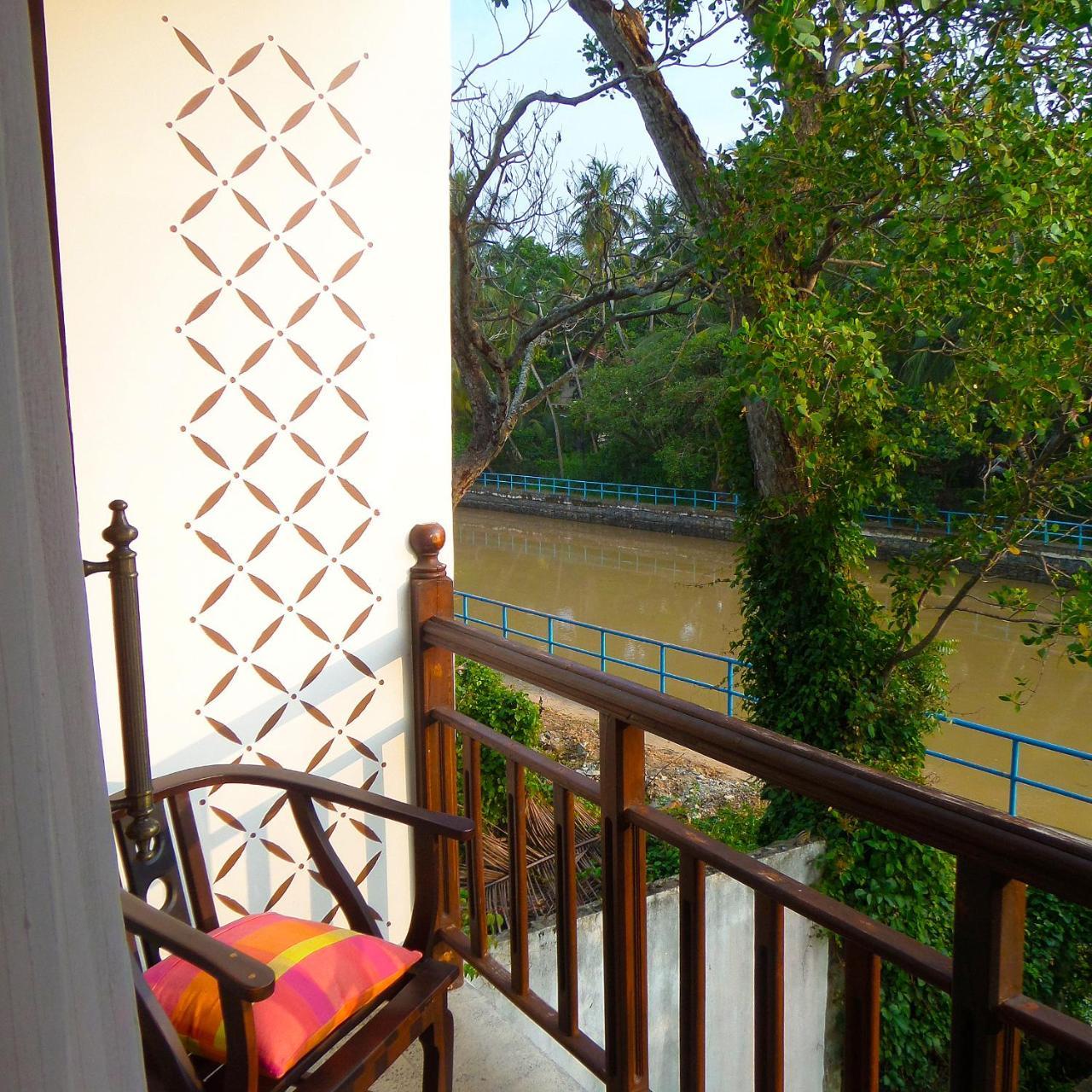 Lagoon Boutique Hotel Kanattegoda Buitenkant foto