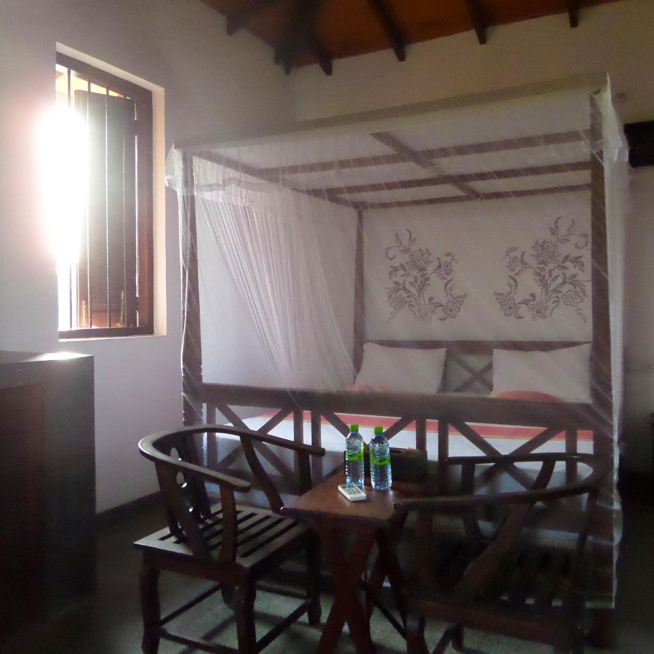 Lagoon Boutique Hotel Kanattegoda Buitenkant foto