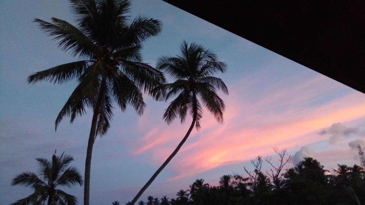 Lagoon Boutique Hotel Kanattegoda Buitenkant foto